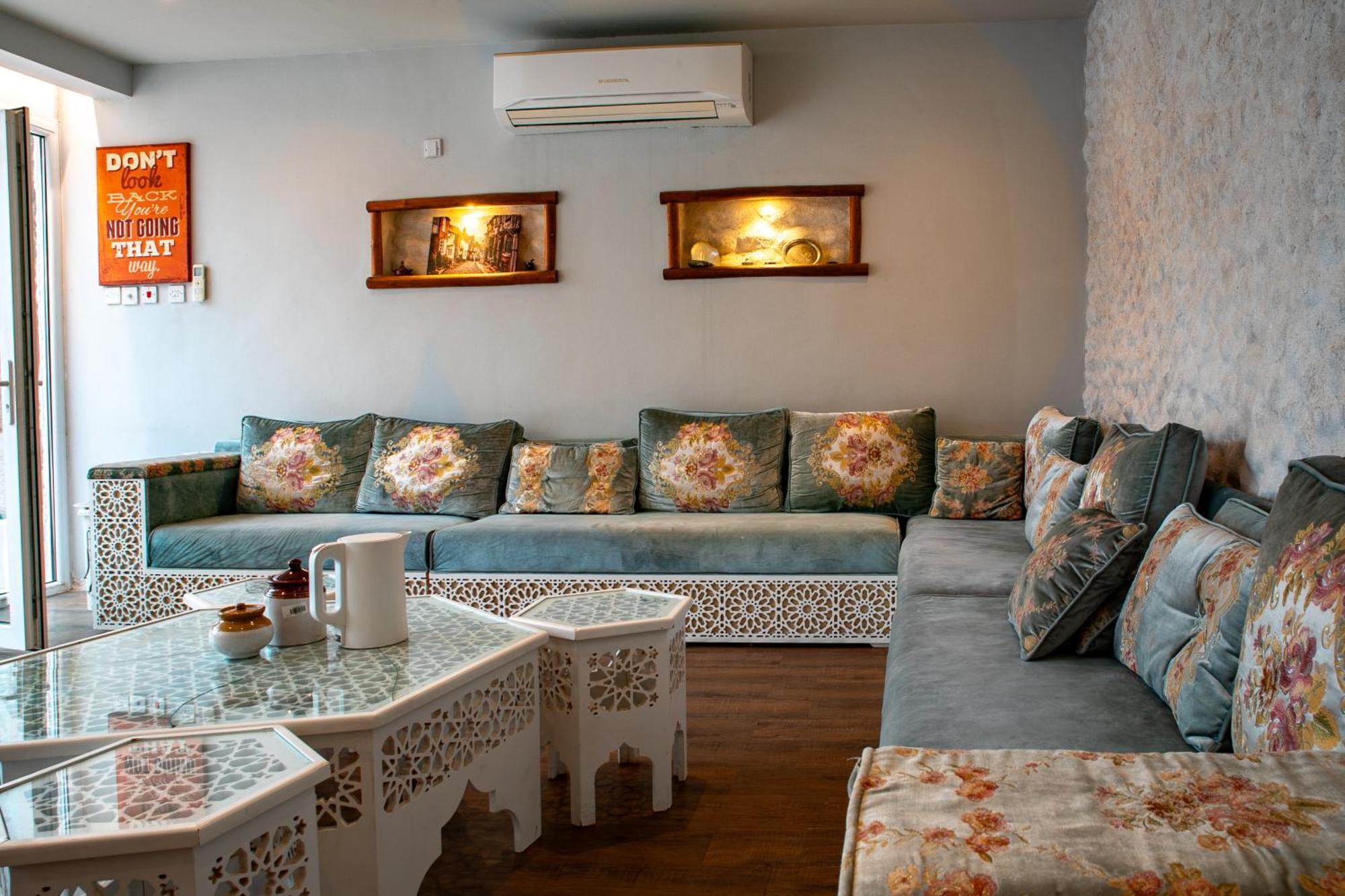 Elegant Garden Stay With 2 Living Areas, 2 Bedrooms, 1 Full And 1 Half Bath For 6 Guests Umm Al Amad Экстерьер фото